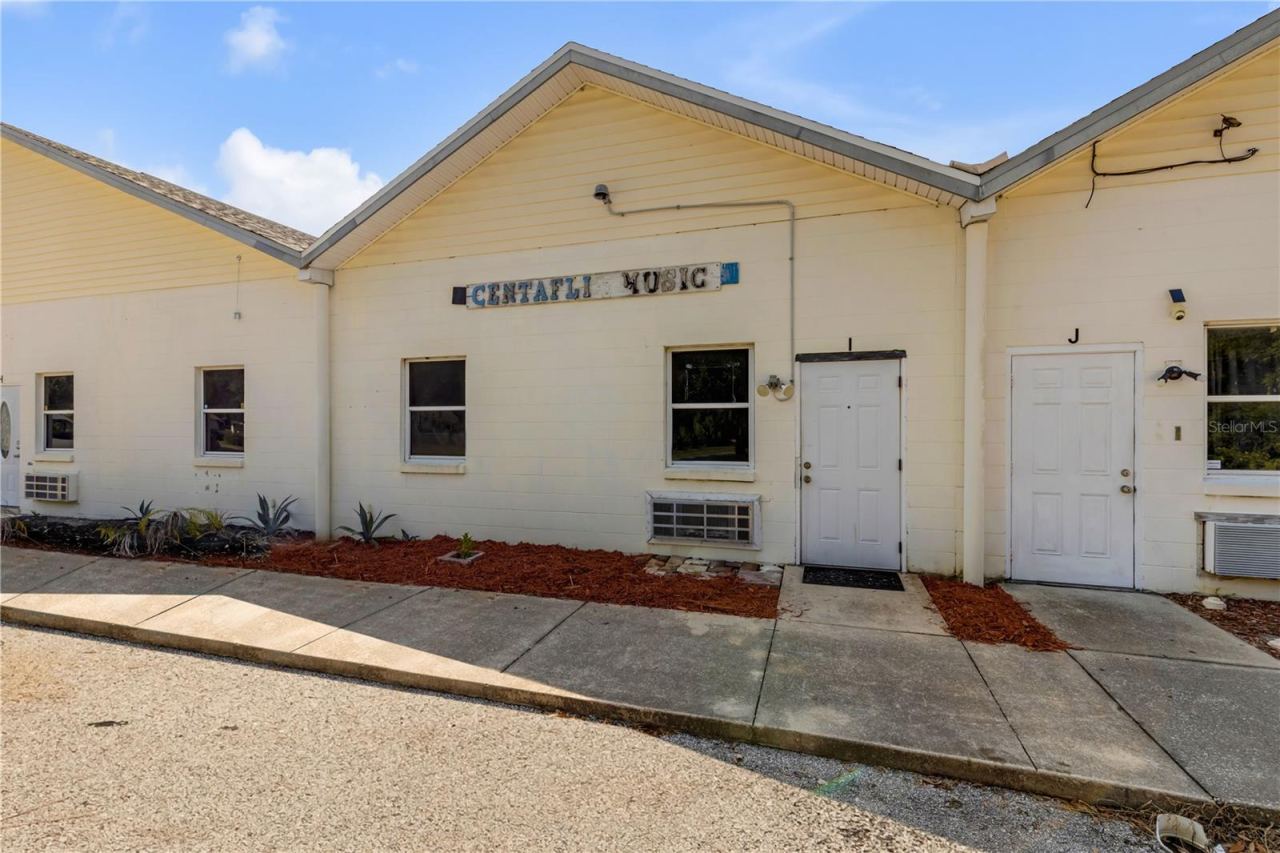Photo 4 of 555 8th St #i, Holly Hill, FL 32117