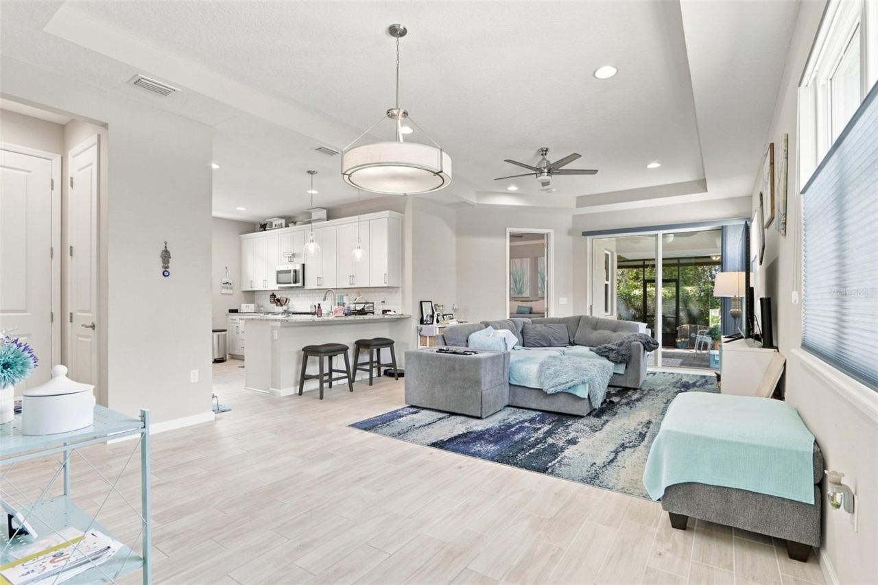 Photo 4 of 177 Old Moss Cir, Deland, FL 32724