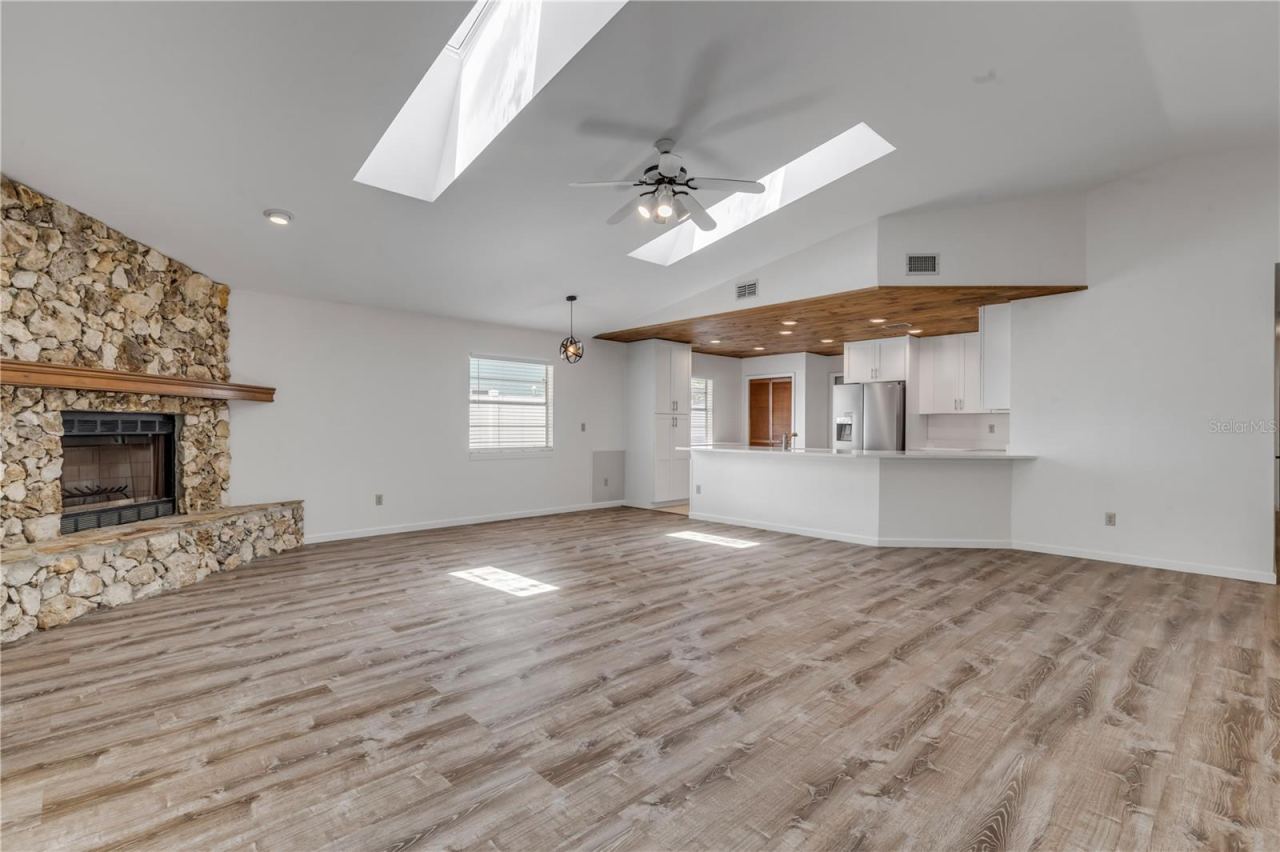 Photo 5 of 1870 Queen Palm Dr, Edgewater, FL 32141