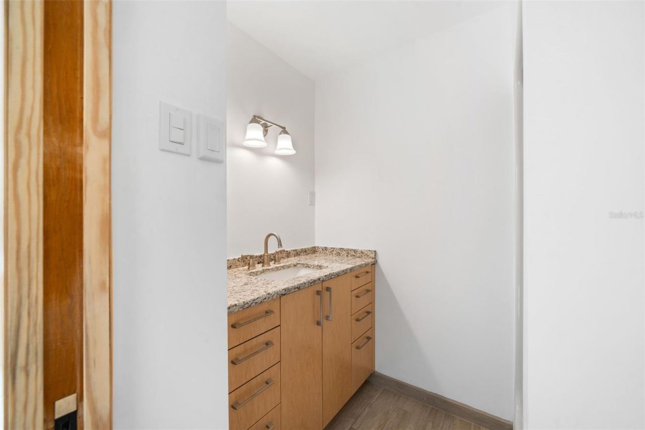 Photo 4 of 177 E Cowpen Lake Rd, Hawthorne, FL 32640