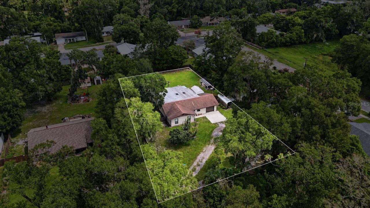 Photo 4 of 1555 Rowe Ln, Deland, FL 32720