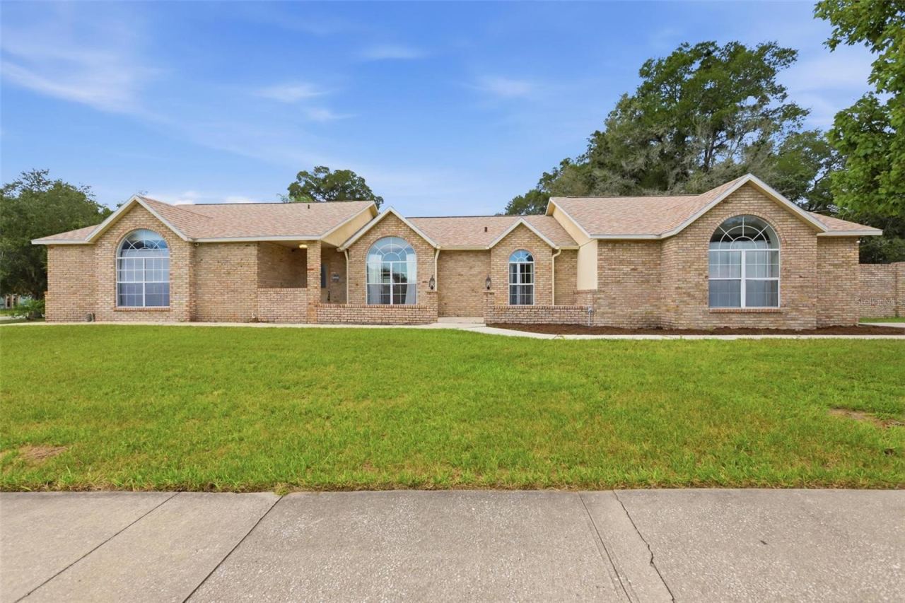 Photo 5 of 1095 E Wisconsin Ave, Deland, FL 32724