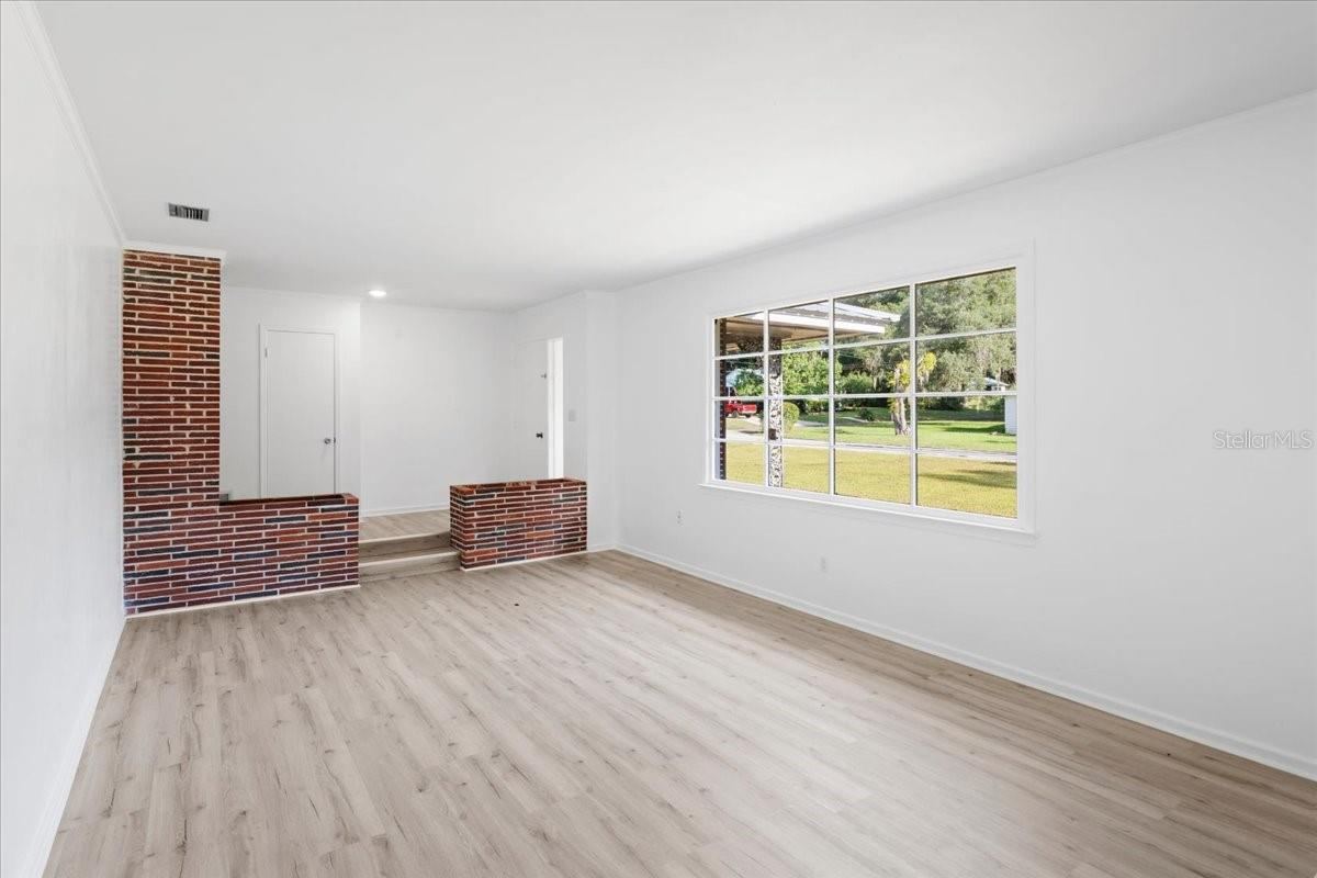 Photo 4 of 2107 Golf Dr, Palatka, FL 32177