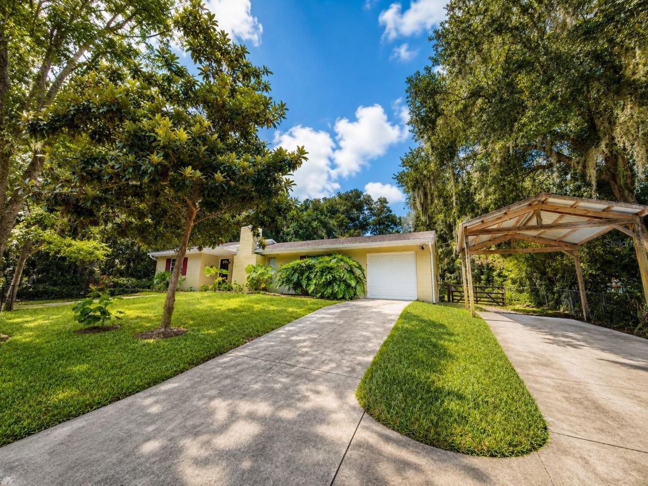 Photo 3 of 410 Ruby Ave, Deland, FL 32724
