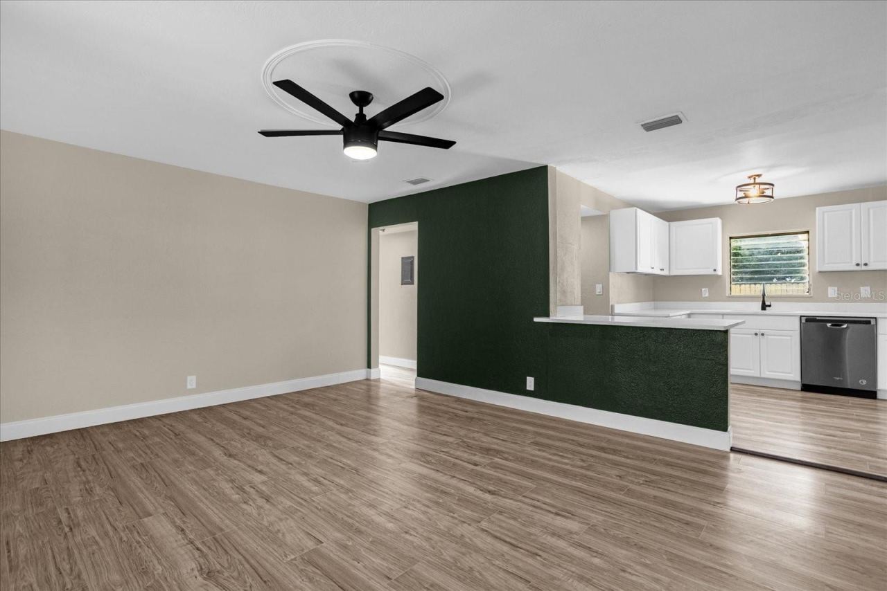 Photo 5 of 1008 10th St, Daytona Beach, FL 32117