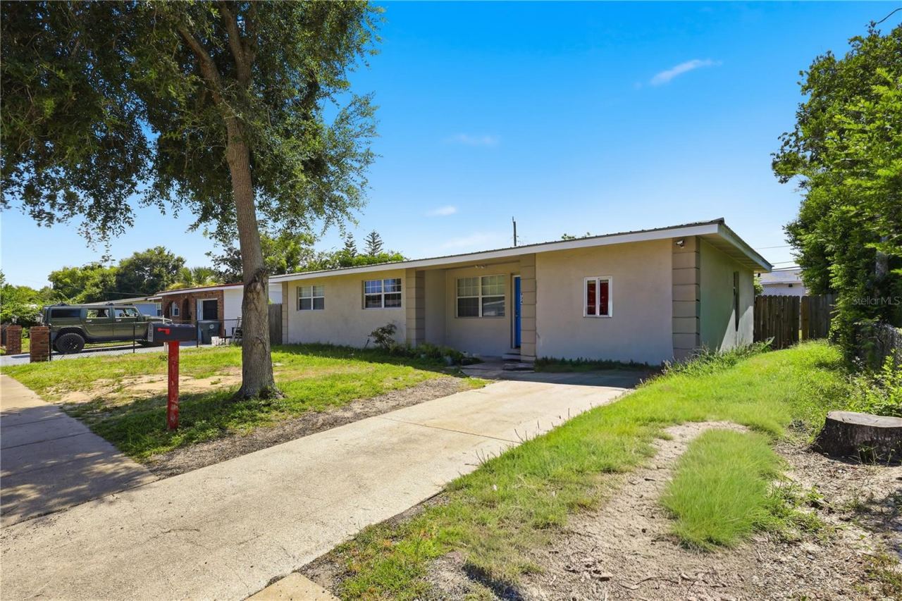 Photo 5 of 934 Lewis Dr, Daytona Beach, FL 32117