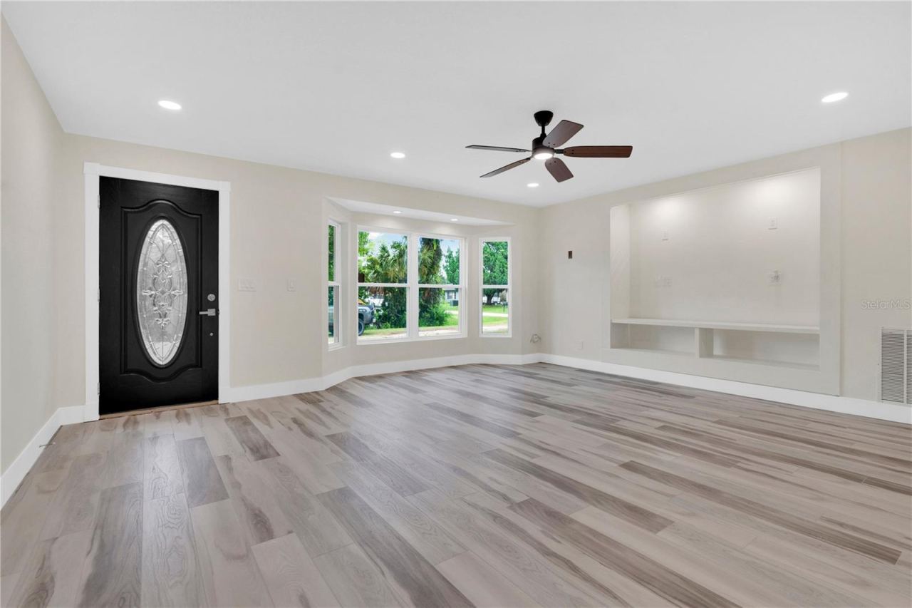 Photo 4 of 2304 Travelers Palm Dr, Edgewater, FL 32141