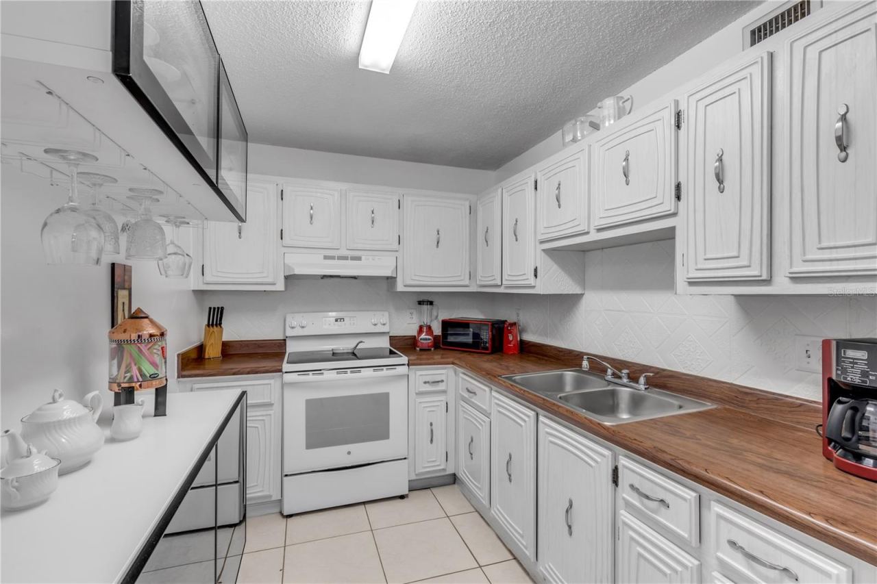 Photo 5 of 2711 N Halifax Ave #372, Daytona Beach, FL 32118
