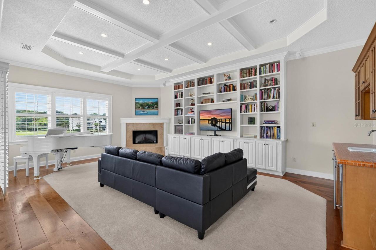 Photo 4 of 303 Yacht Harbor Dr, Palm Coast, FL 32137