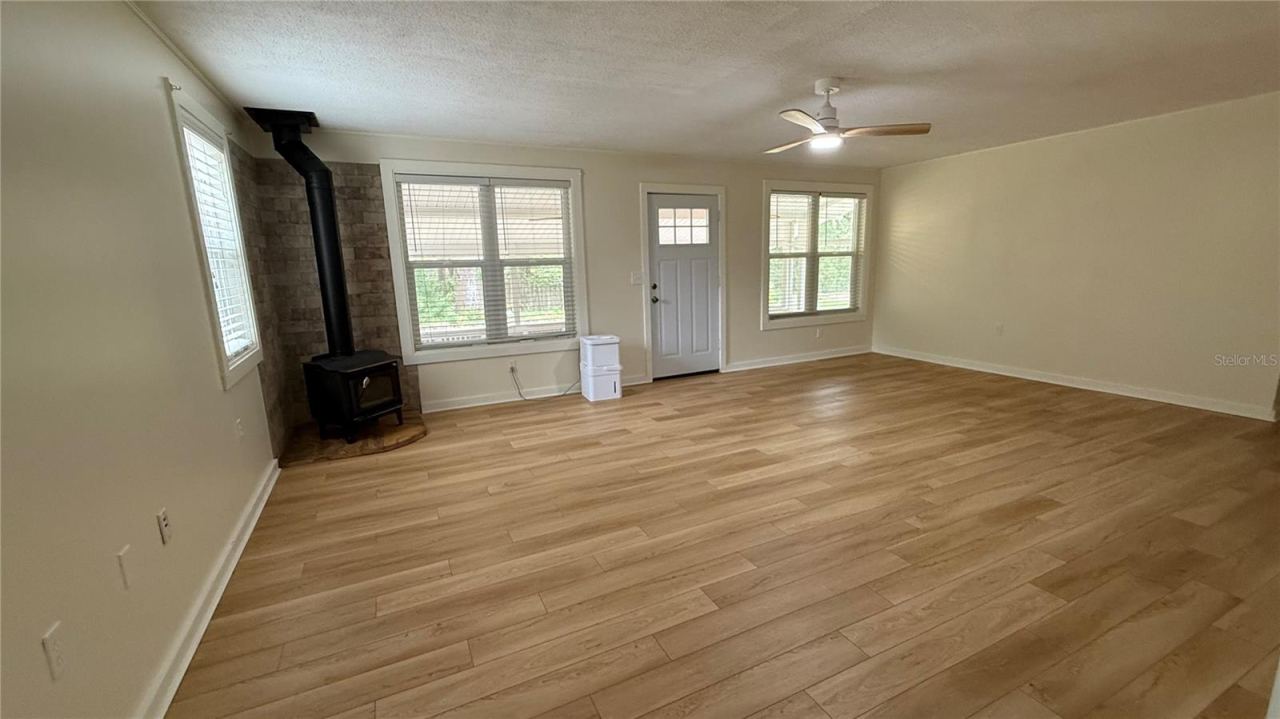 Photo 4 of 1520 Baden Powell Rd, Hawthorne, FL 32640