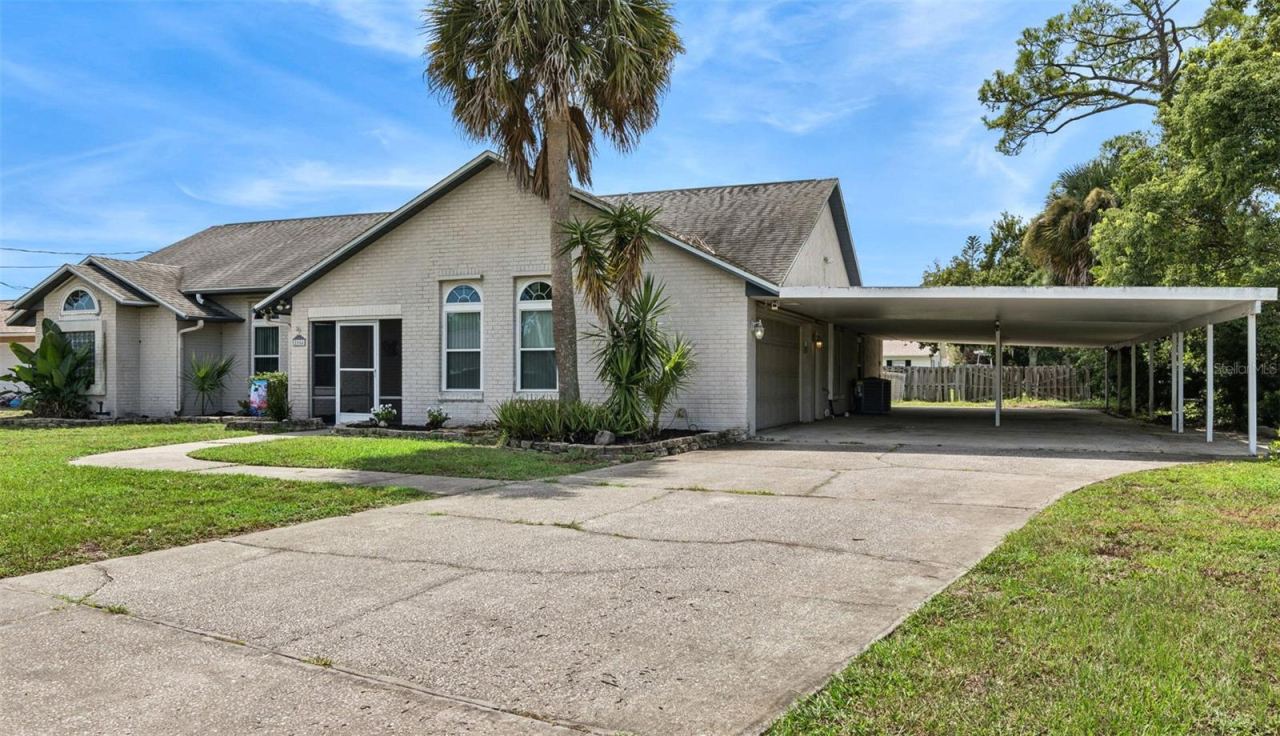 Photo 5 of 2504 Glenwood Dr, Edgewater, FL 32141