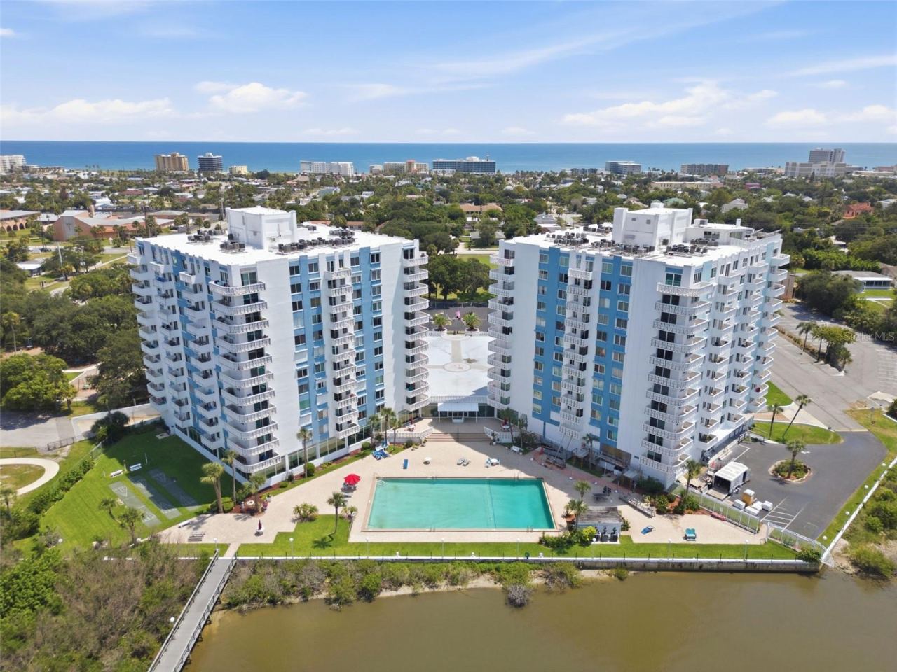 Photo 4 of 935 N Halifax Ave #604, Daytona Beach, FL 32118
