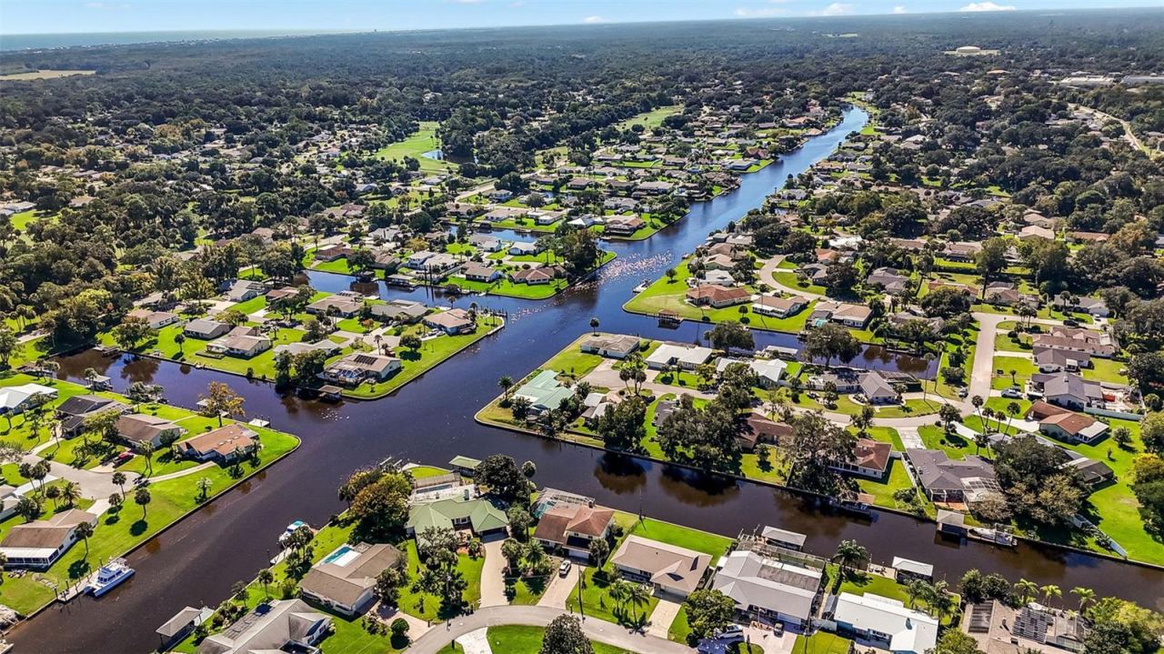 Photo 4 of 64 Fleming Ct, Palm Coast, FL 32137