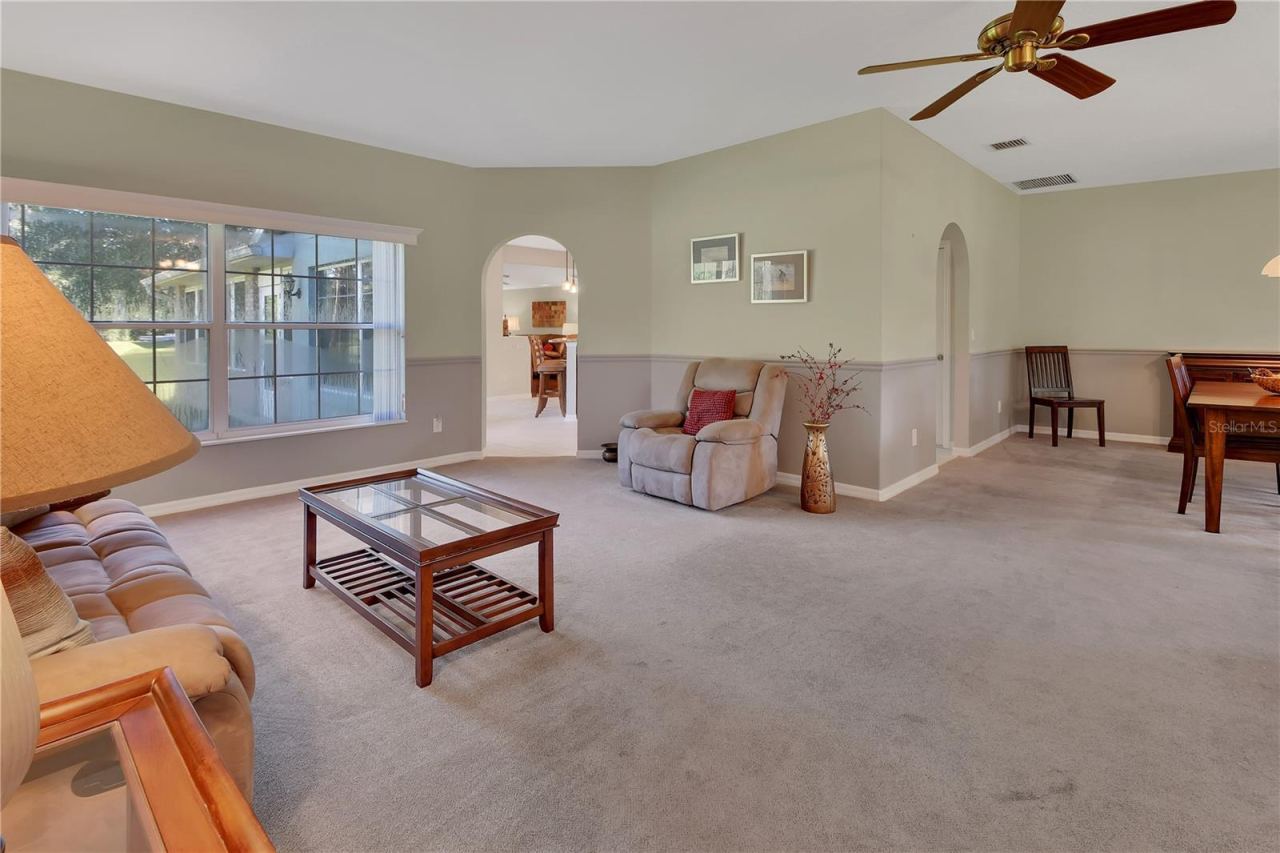 Photo 4 of 1925 Glenwood Oaks Ln, Deland, FL 32720