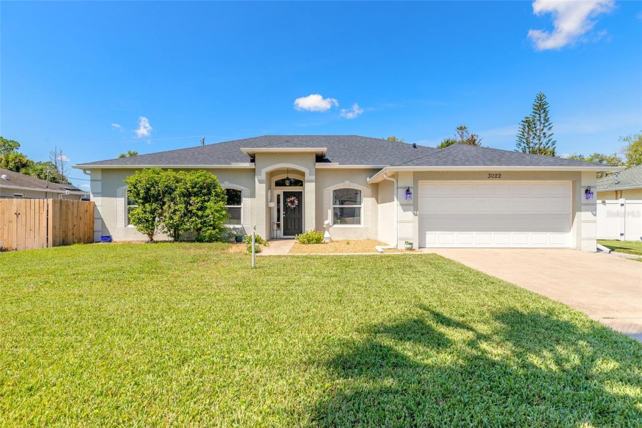 Photo 4 of 3022 Yule Tree Dr, Edgewater, FL 32141