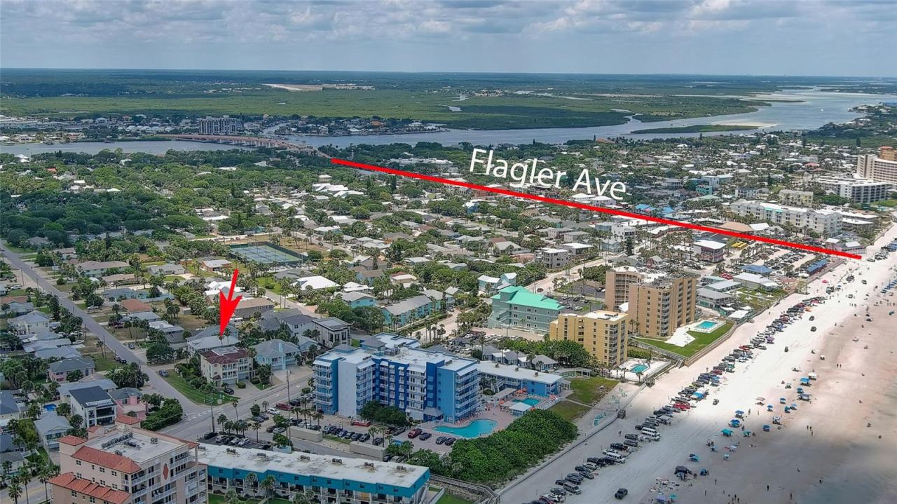 Photo 4 of 818 Ocean Ave, New Smyrna Beach, FL 32169