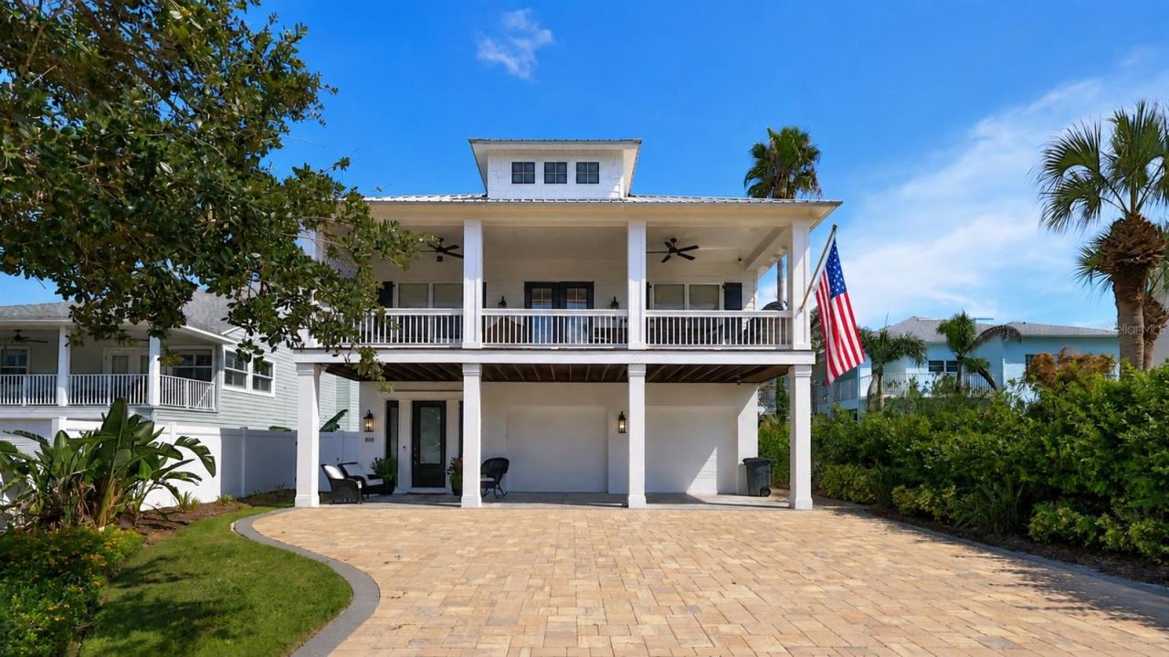 Photo 5 of 818 Ocean Ave, New Smyrna Beach, FL 32169