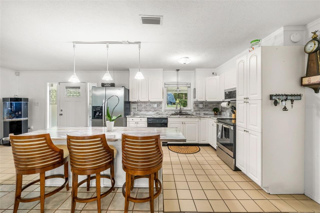 Photo 5 of 1416 Baden Powell Rd, Hawthorne, FL 32640