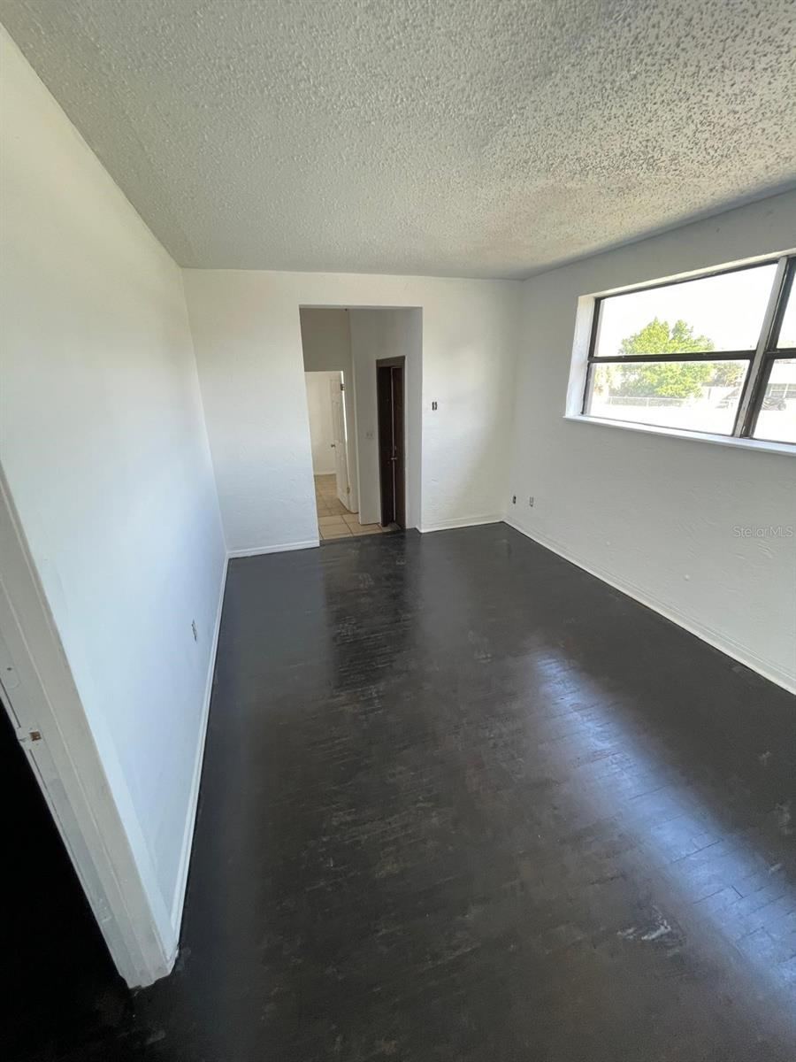 Photo 5 of 1142 Berkshire Rd, Daytona Beach, FL 32117