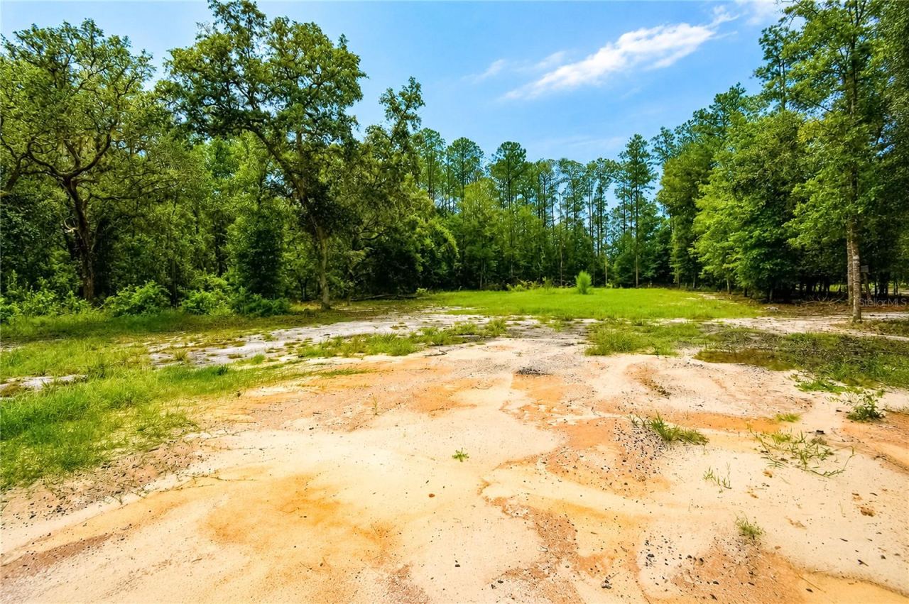 Photo 5 of 261 Ashley Lake Dr, Melrose, FL 32666
