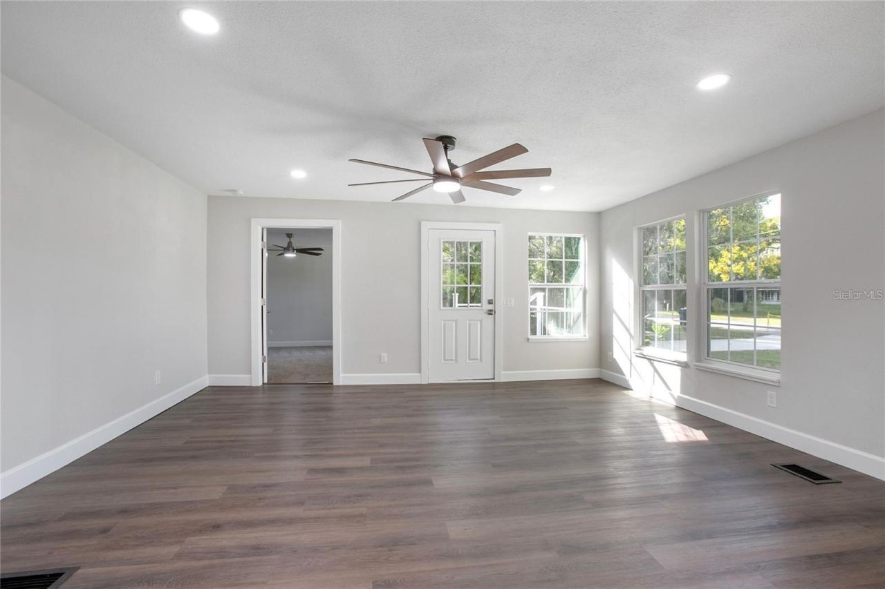 Photo 5 of 1014 Talton Ave, Deland, FL 32720