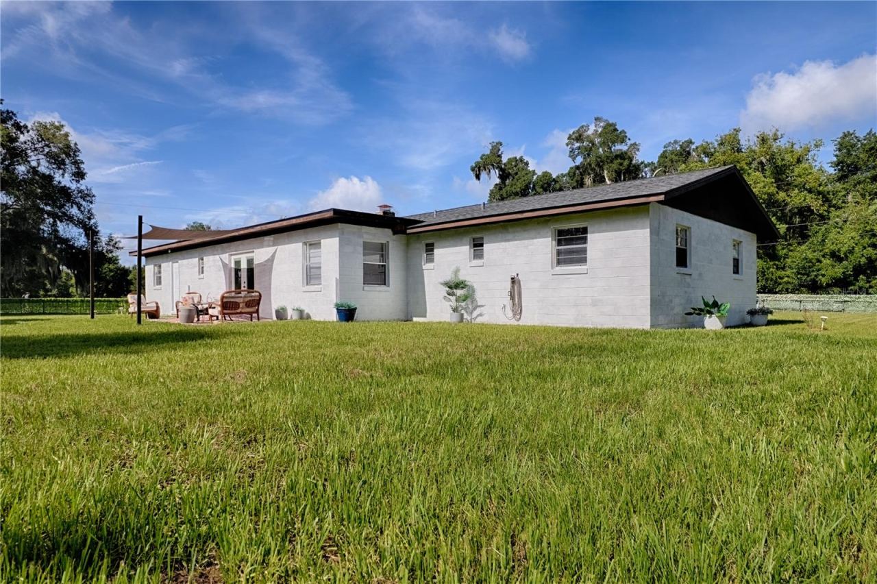 Photo 4 of 1701 N Stone St, Deland, FL 32720
