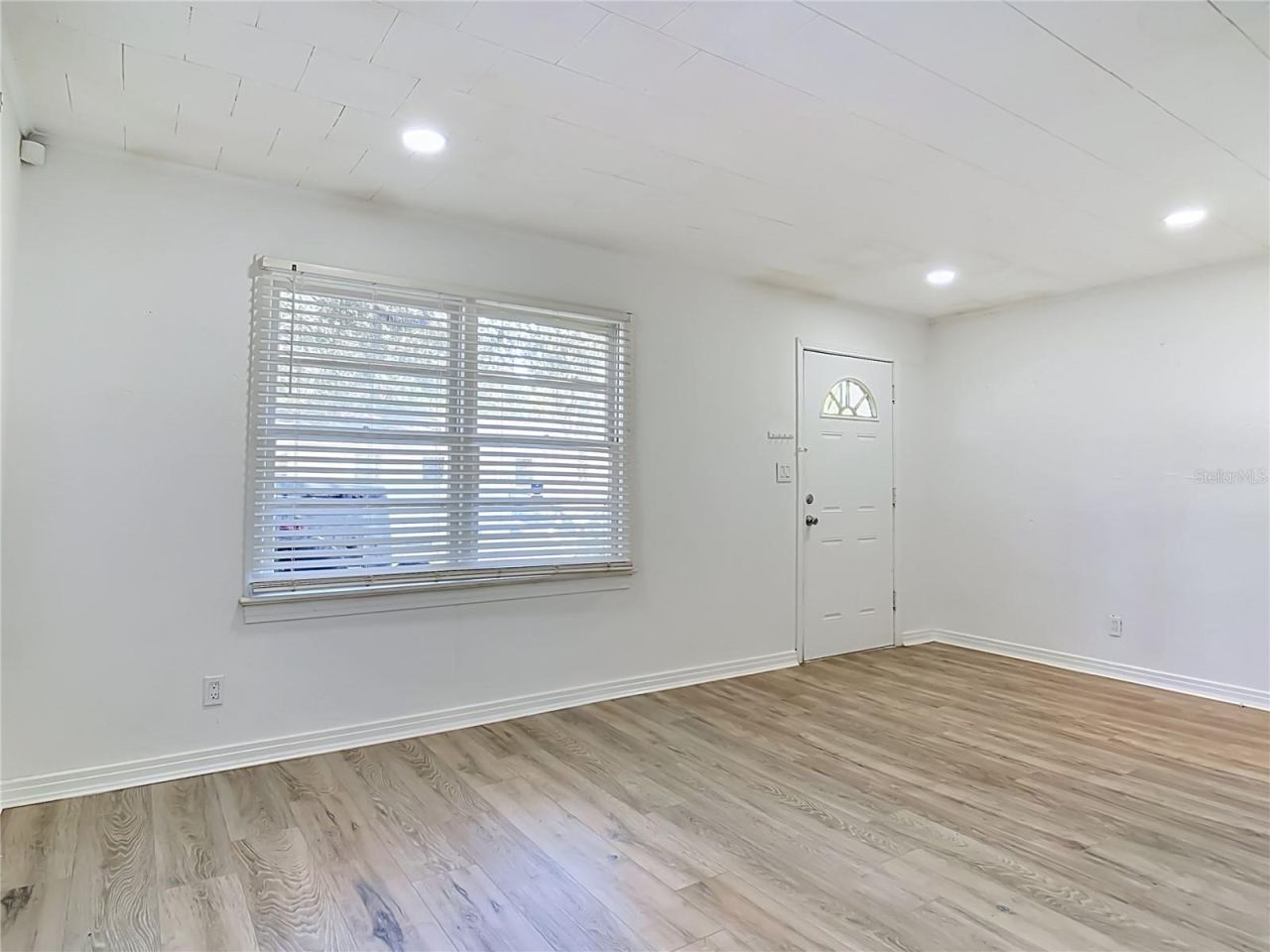 Photo 5 of 709 Edwards St, Daytona Beach, FL 32114