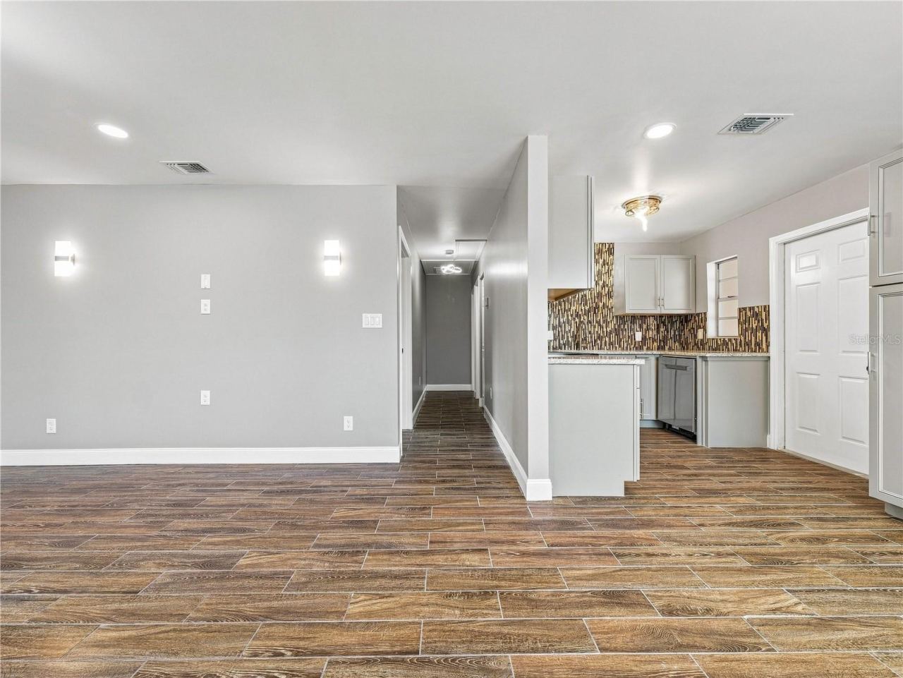Photo 4 of 629 Cedar Park Dr, Daytona Beach, FL 32114