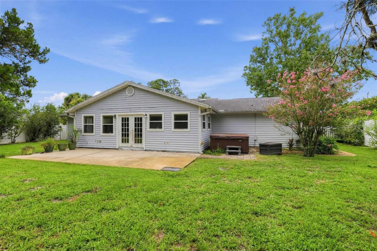 Photo 2 of 5 Banner Ln, Palm Coast, FL 32135