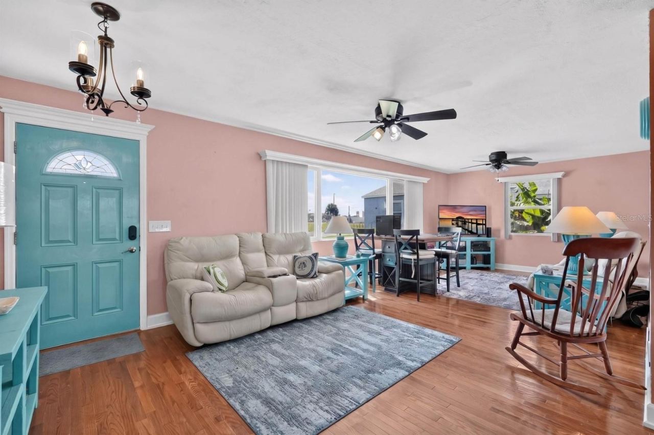 Photo 4 of 1910 Marilyn St, Daytona Beach, FL 32118