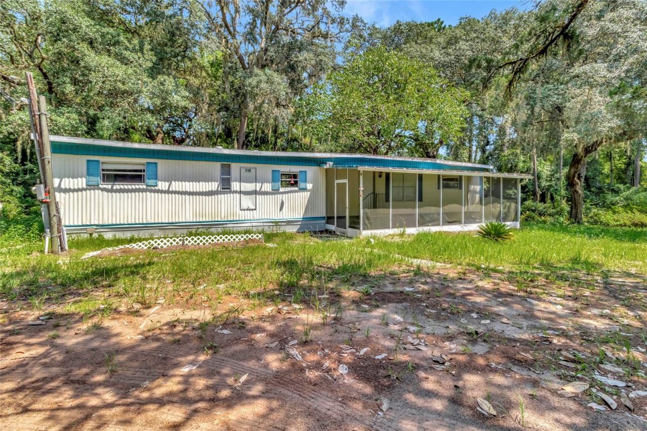 Photo 2 of 110 Hollister School Rd, Palatka, FL 32177