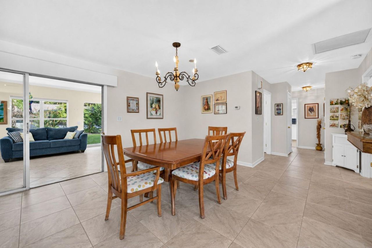 Photo 4 of 802 Sandwedge Dr, New Smyrna Beach, FL 32168