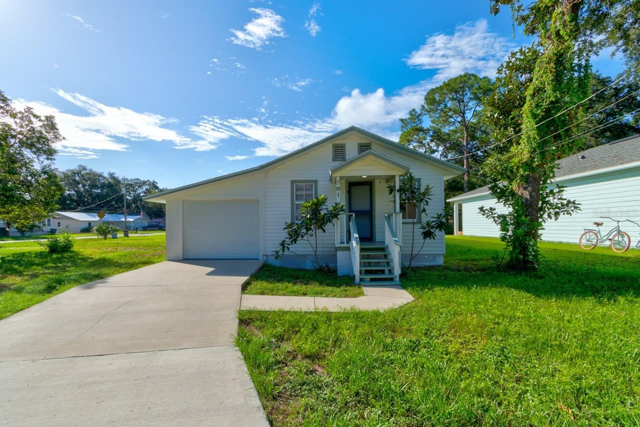 Photo 5 of 701 Flomich St, Holly Hill, FL 32117