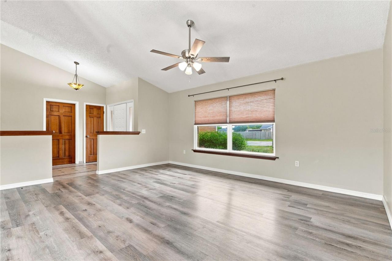 Photo 4 of 852 Abbott Ave, Deltona, FL 32725