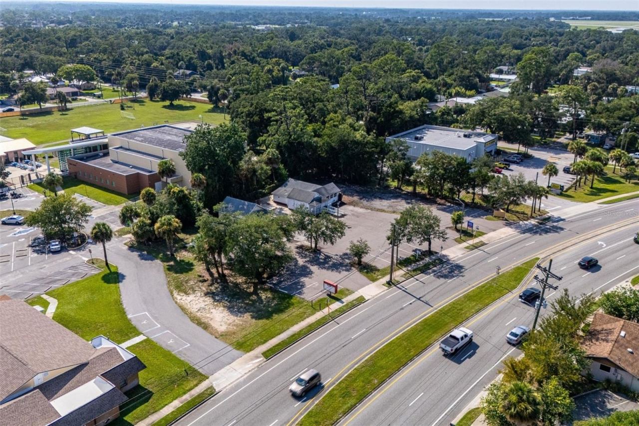 Photo 5 of 1042 N Dixie Fwy, New Smyrna Beach, FL 32168