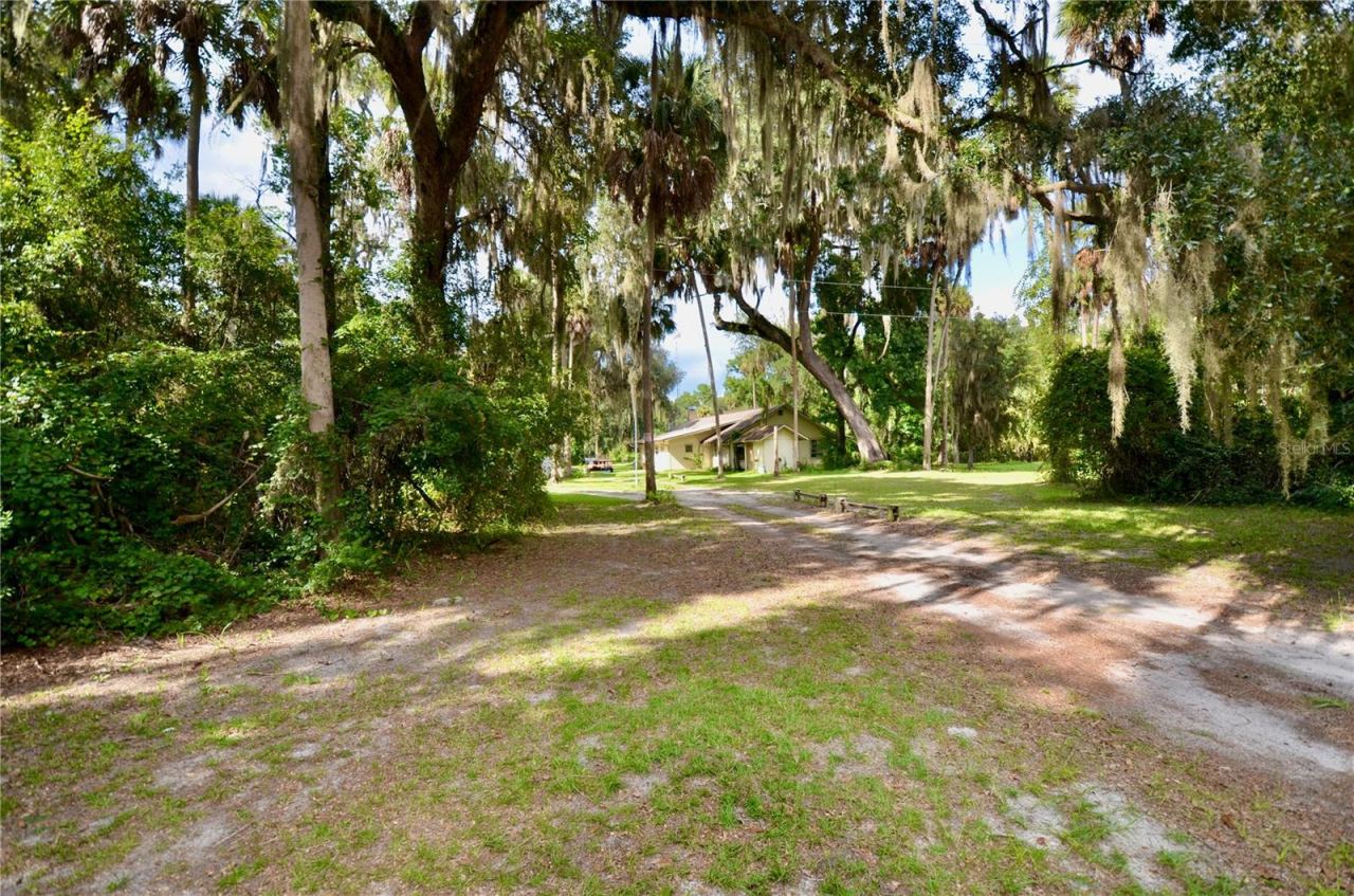 Photo 2 of 14202 Se 173rd Pl, Hawthorne, FL 32640