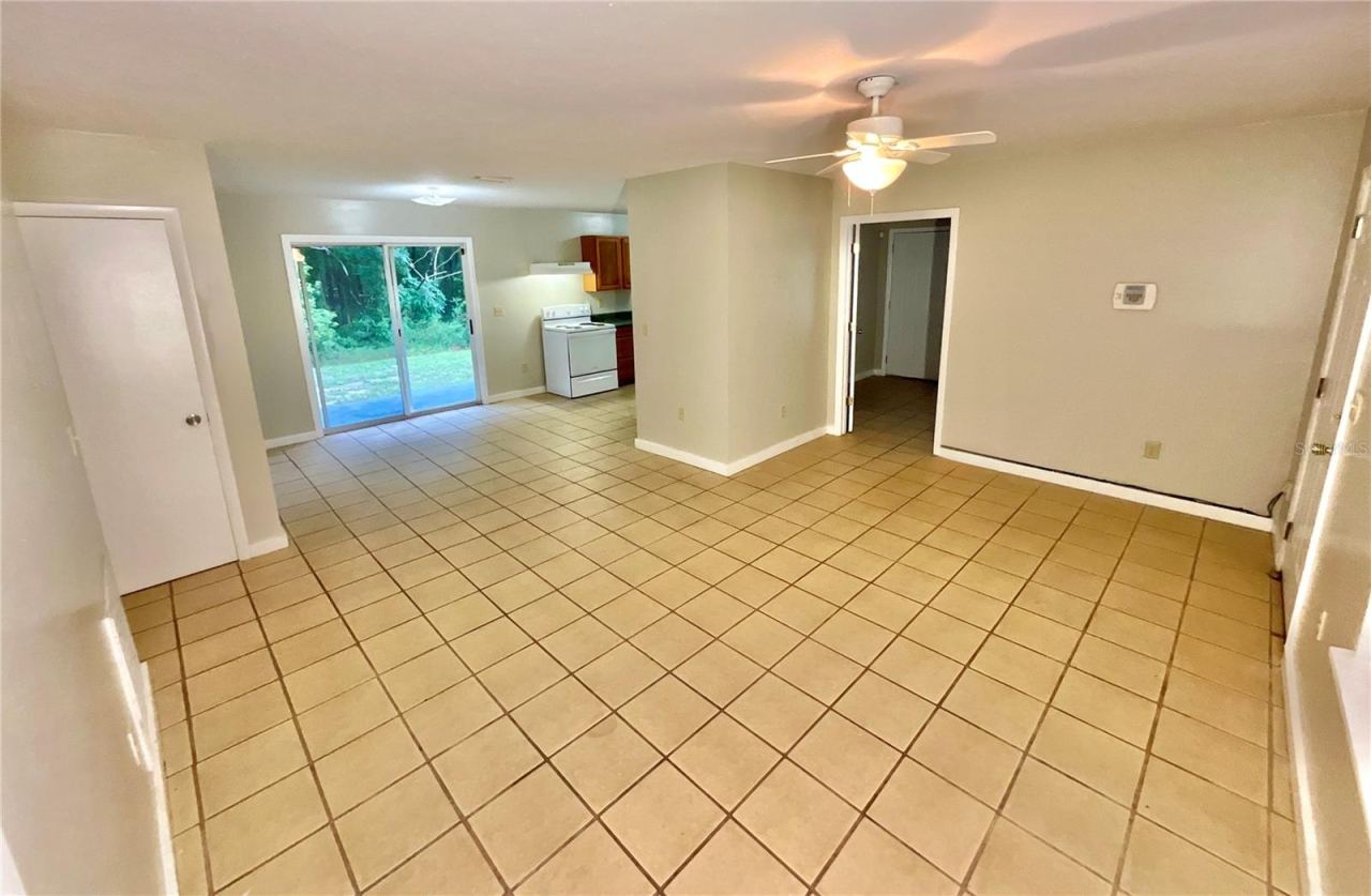 Photo 5 of 1150 Coral Farms Rd, Florahome, FL 32140