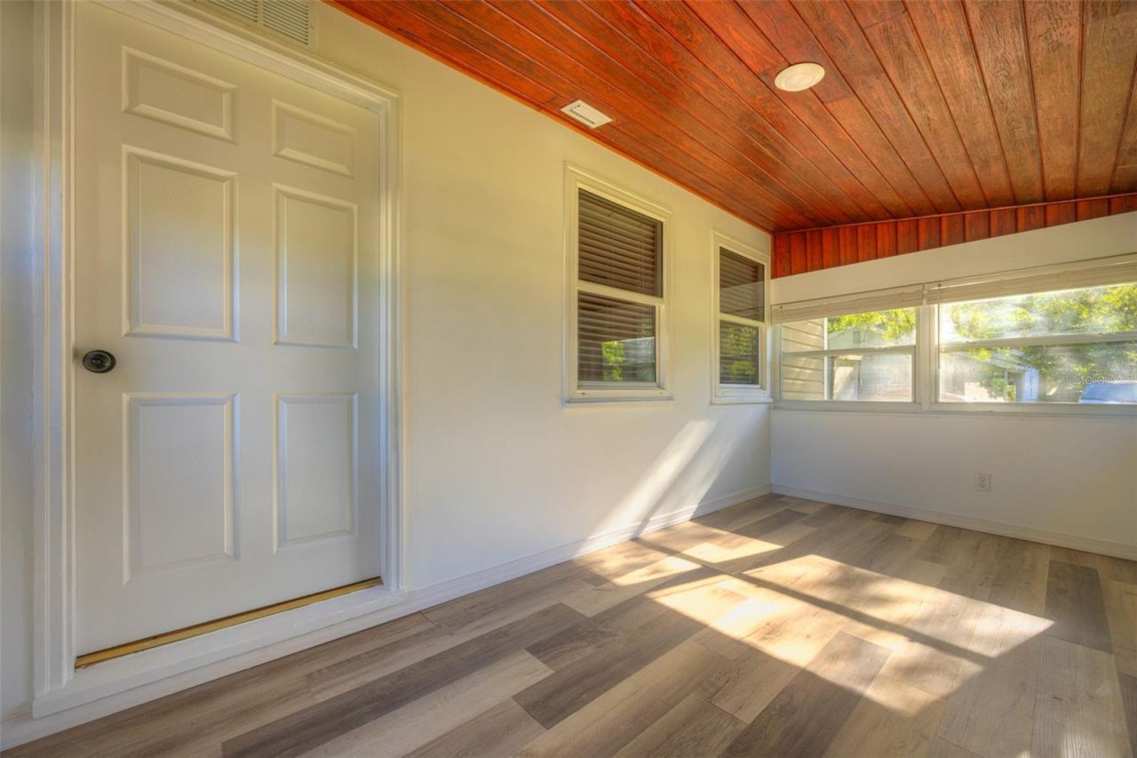 Photo 5 of 355 W Wisconsin Ave, Orange City, FL 32763