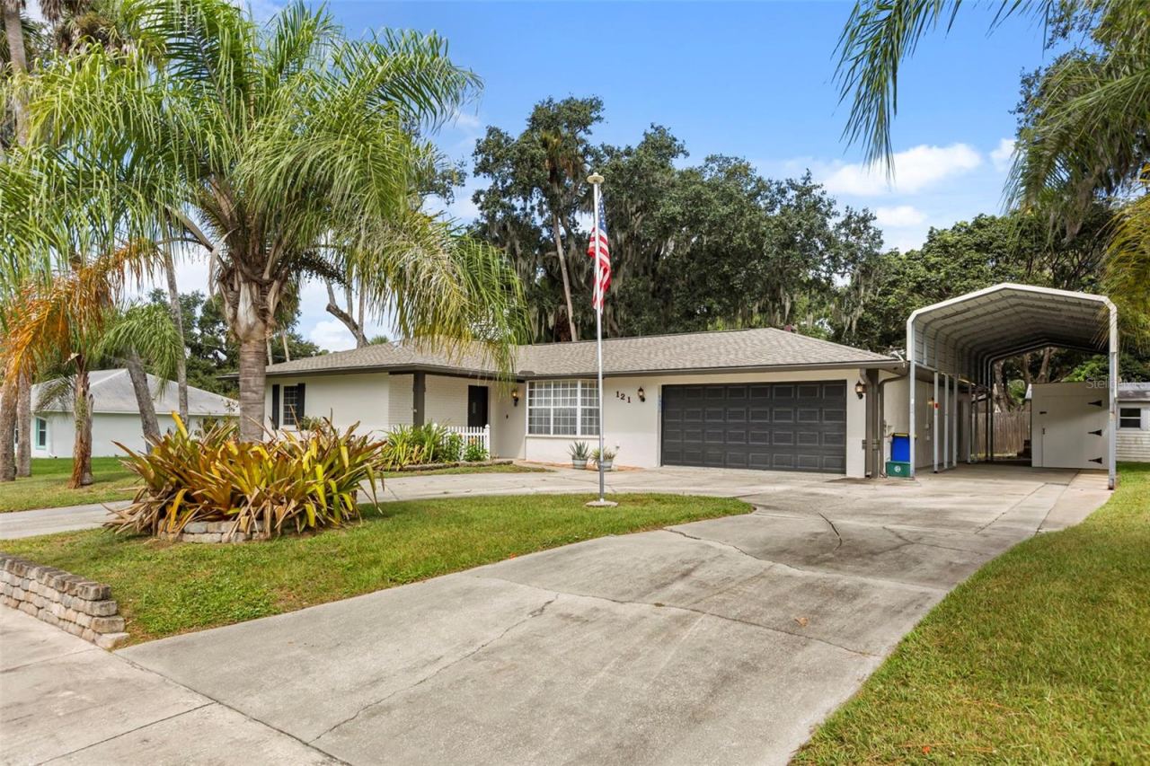 Photo 4 of 121 Oak Ridge Ave, Edgewater, FL 32132