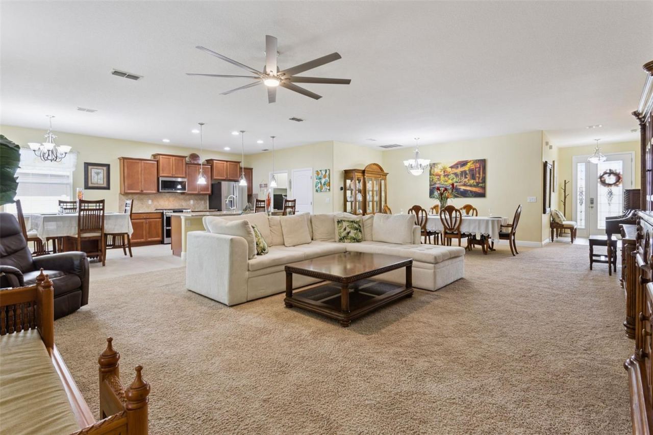 Photo 4 of 1425 Avila Ave, Deltona, FL 32725