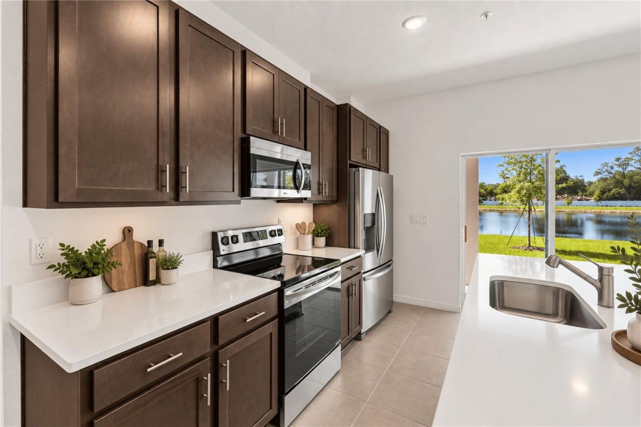 Photo 5 of 705 Florida Elm Ct, Deland, FL 32720