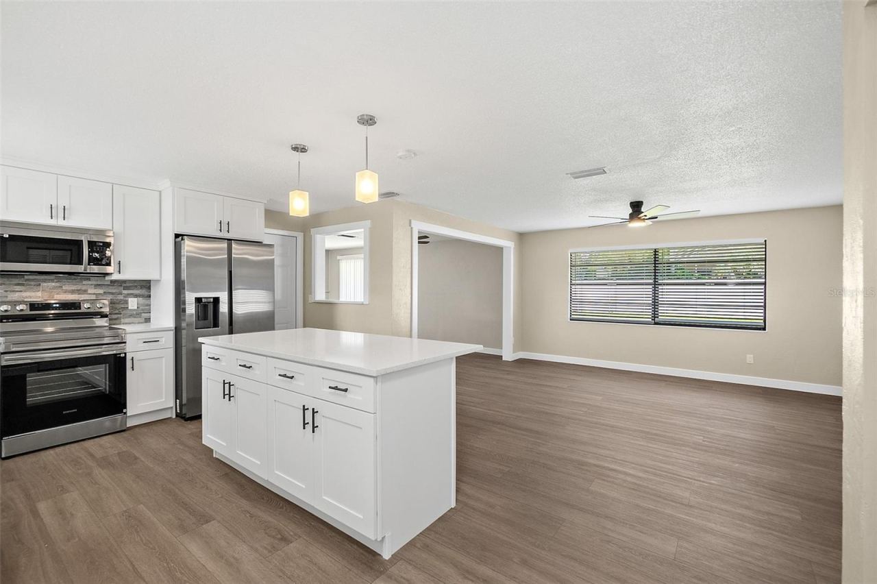 Photo 4 of 977 Whiporwill Dr, Port Orange, FL 32127