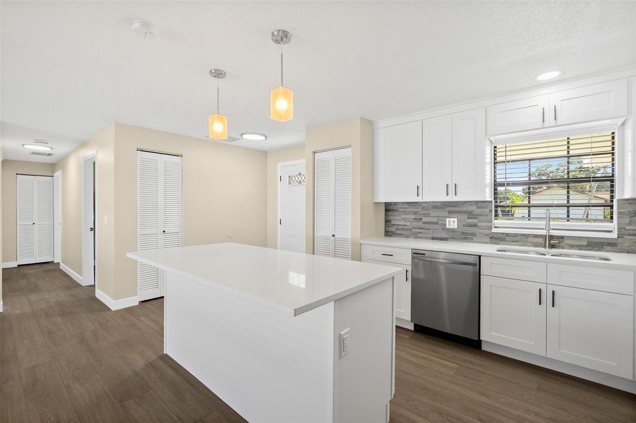 Photo 5 of 977 Whiporwill Dr, Port Orange, FL 32127