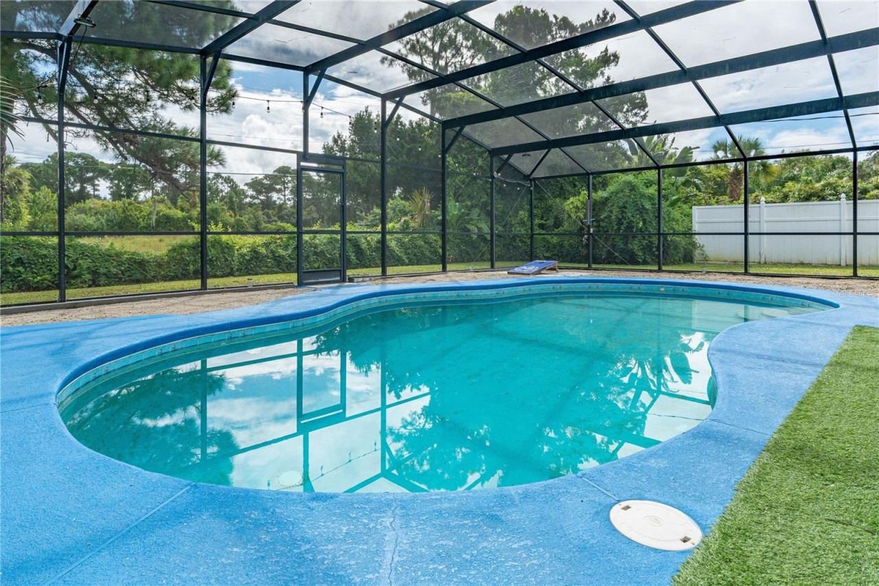 Photo 4 of 3123 Juniper Dr, Edgewater, FL 32141