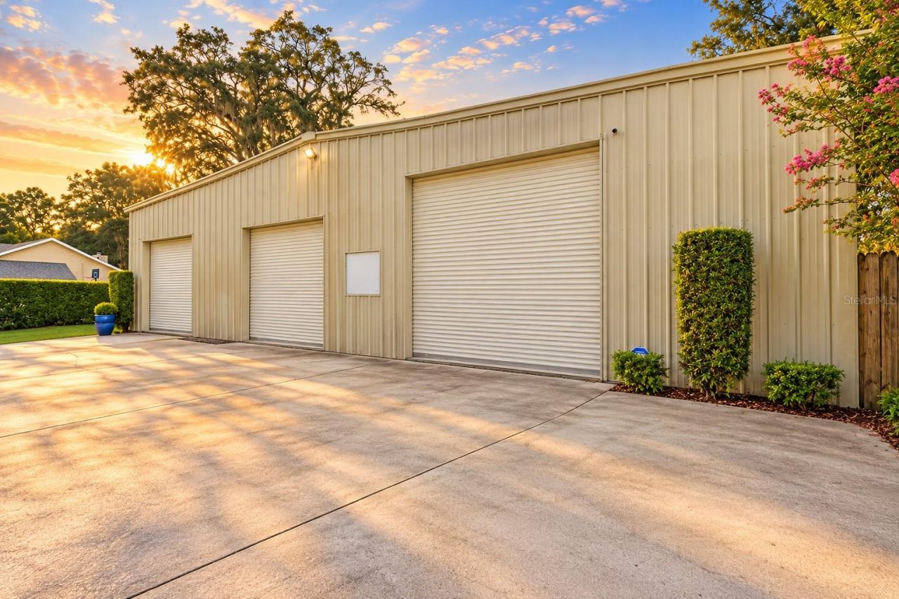 Photo 4 of 1530 W Beresford Rd, Deland, FL 32720