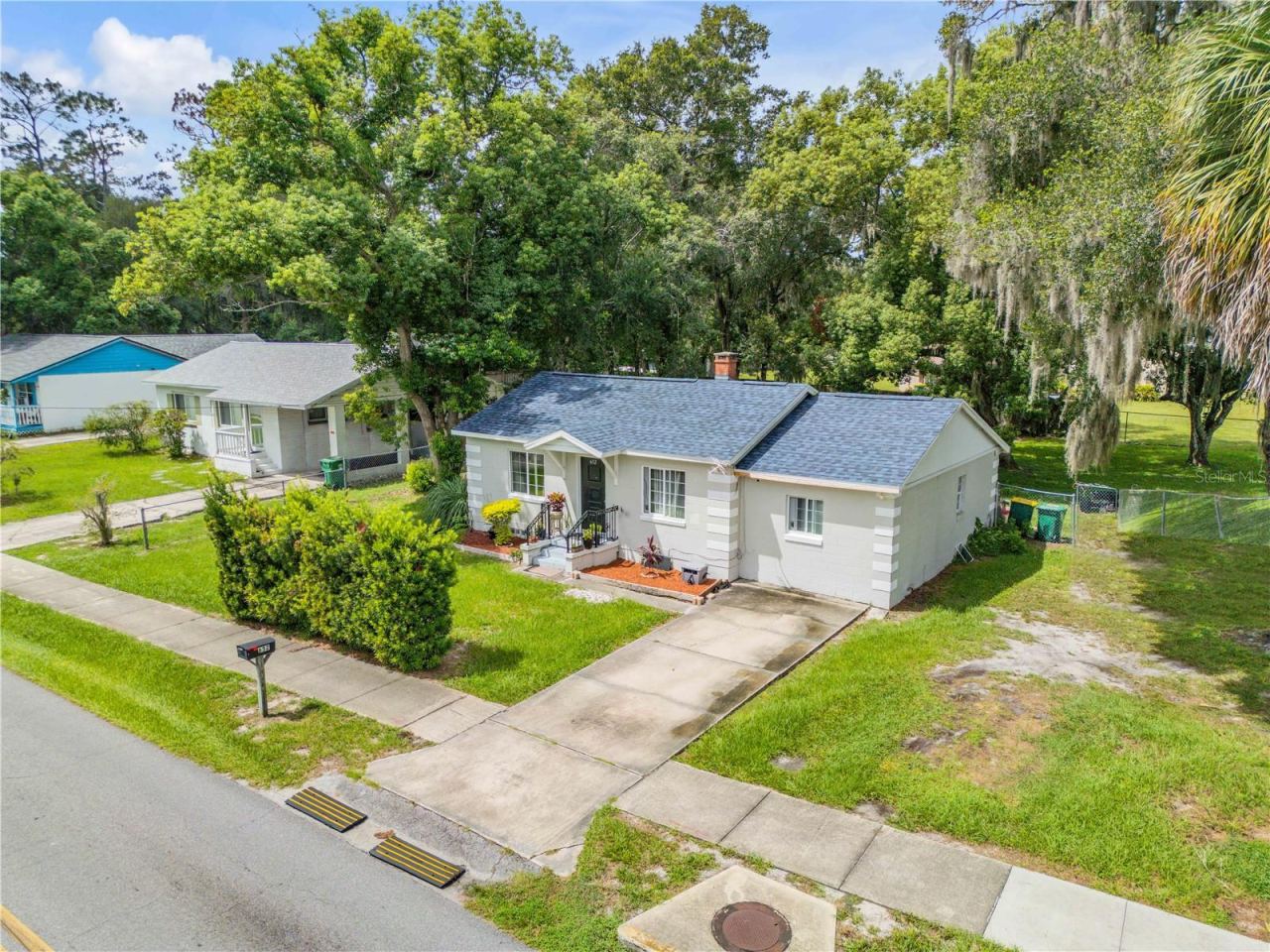 Photo 4 of 652 N Stone St, Deland, FL 32720