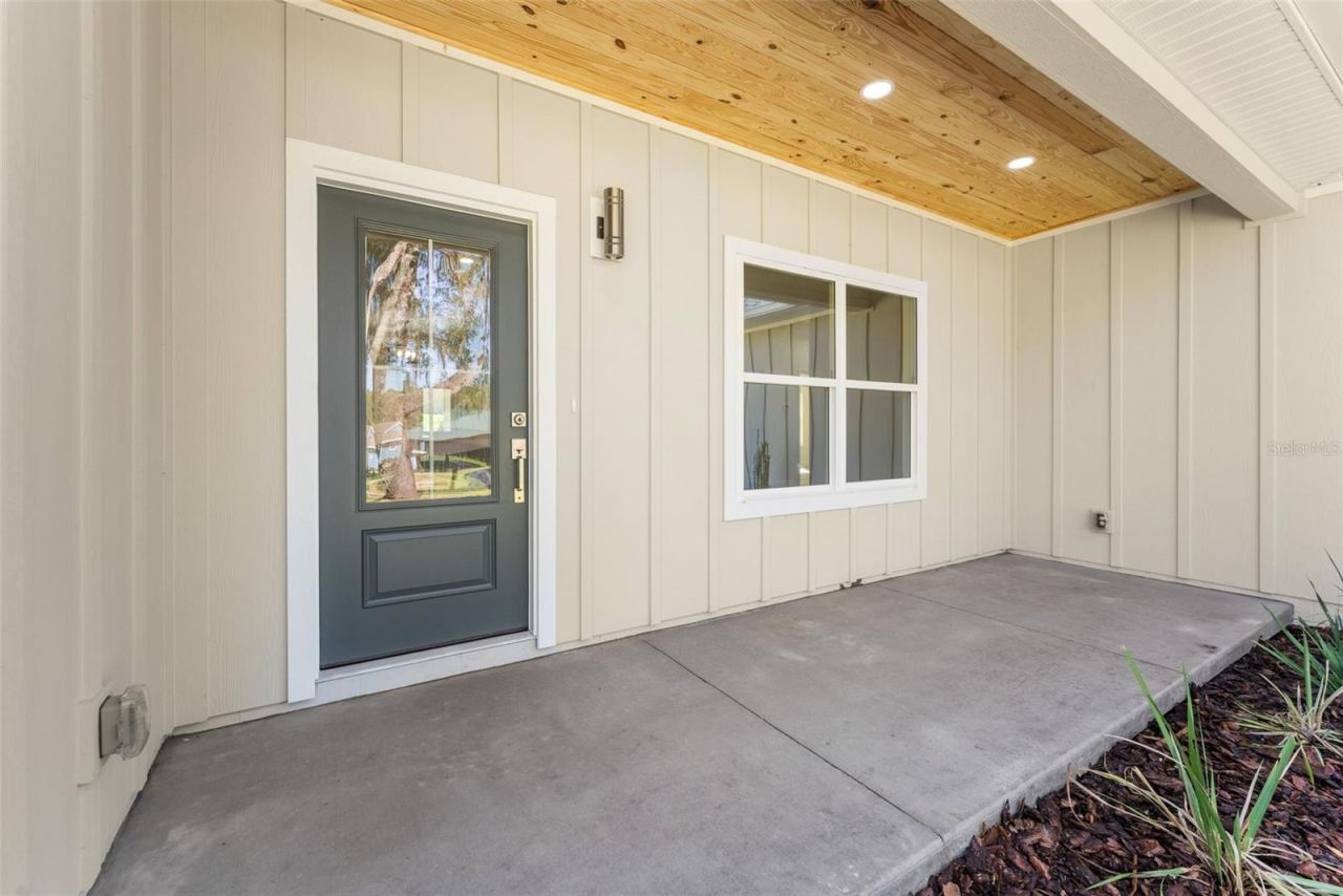 Photo 4 of 377 Se 4th Ave, Melrose, FL 32666