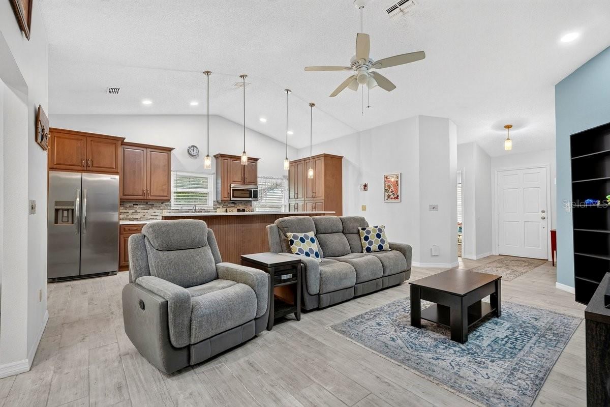 Photo 4 of 786 Pine Shores Cir, New Smyrna Beach, FL 32168