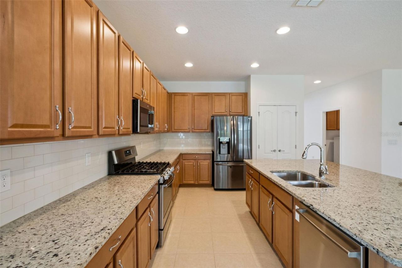 Photo 5 of 211 Lugano Way, Debary, FL 32713
