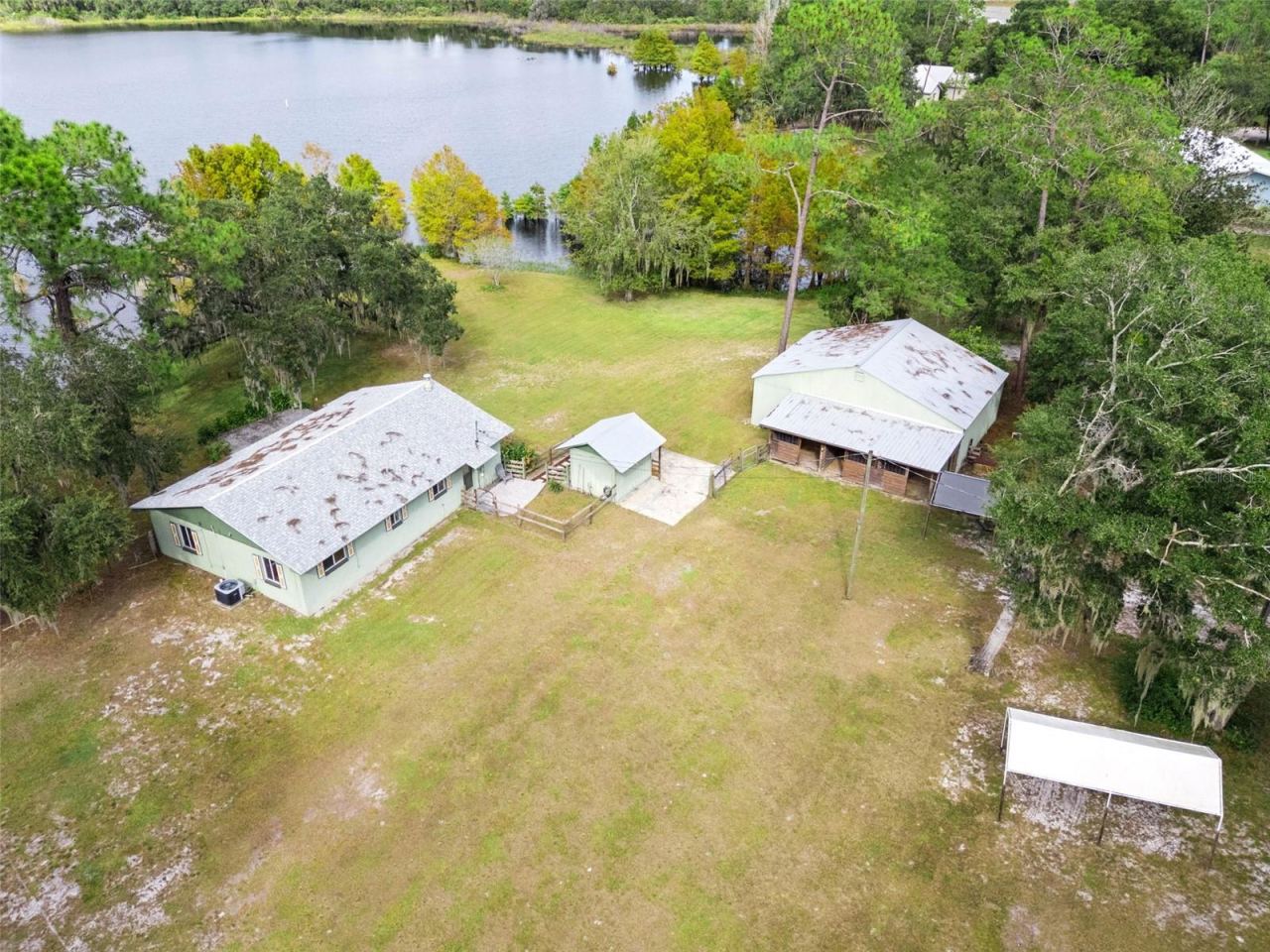 Photo 4 of 1210 Gem Ln, Lake Helen, FL 32744
